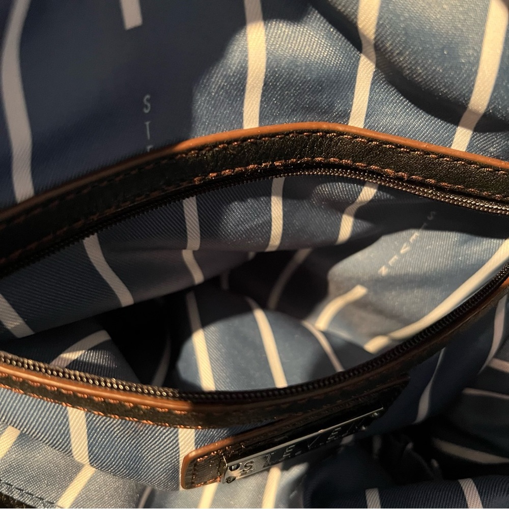 Pebbled leather tote - Picture 7 of 7